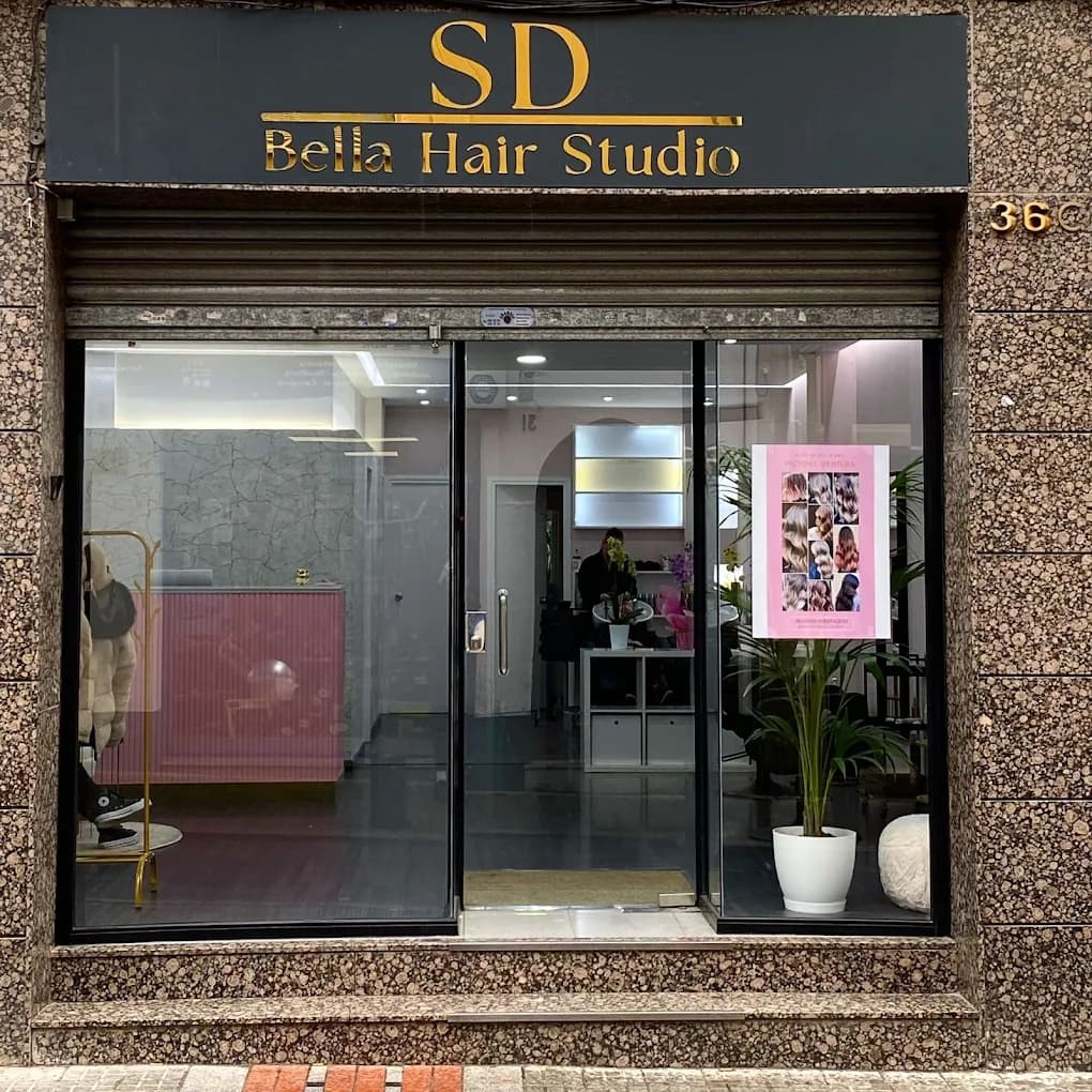 Entrada del salón Bellas Hair Studio